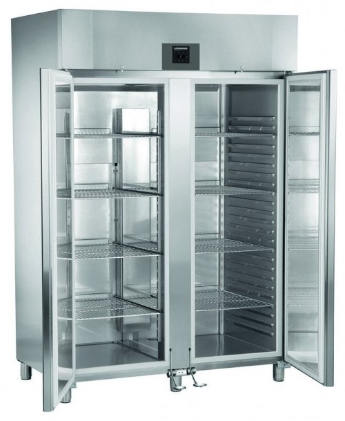 LIEBHERR 1361 literes hűtő, ventilációs hűtéssel, teli ajtóval