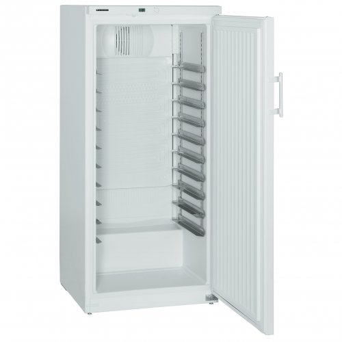 LIEBHERR 491 literes hűtő, ventilációs hűtéssel, teli ajtóval