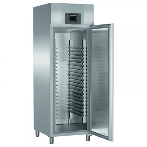 LIEBHERR 602 literes cukrászati hűtő, ventilációs hűtéssel, teli ajtós