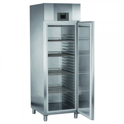 LIEBHERR 597 literes hűtő, ventilációs hűtéssel, teli ajtós